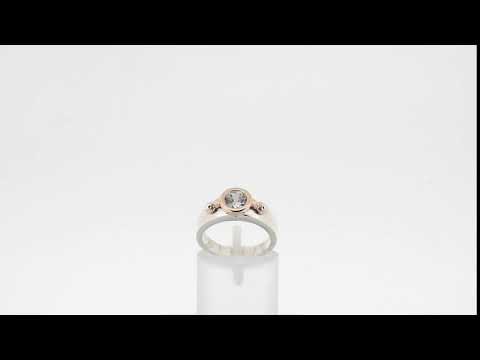 Load and play video in Gallery viewer, Fuerza| Bague Solitaire .925 et Or| Artiste Joaillier Montréal| Baron Designs
