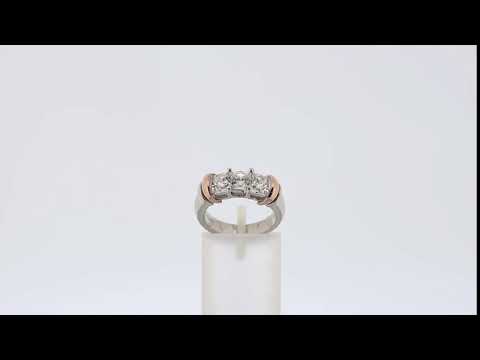 
                  
                    Load and play video in Gallery viewer, Bague LIEBE|Trio Princesse en .925 et Accent Or Jaune-Rose 10K| Baron Designs  Edit alt text
                  
                
